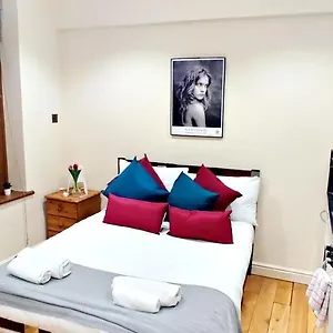  Accommodatie bij particulieren White's Row Resident