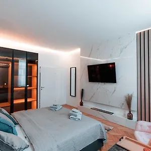 https://petit-luxe-apartment.vienna-besthotels.com